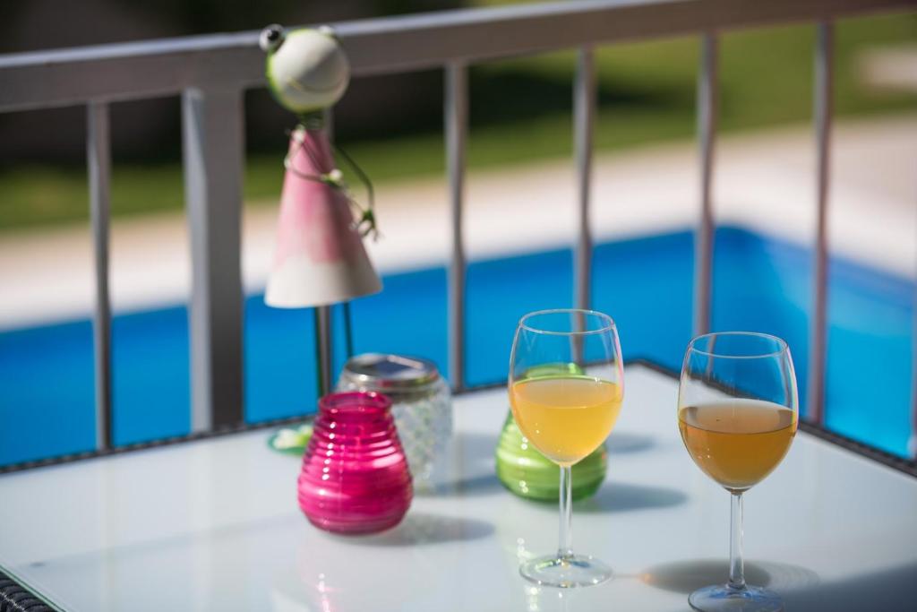 Napoje w obiekcie Family holiday house with private pool and playground