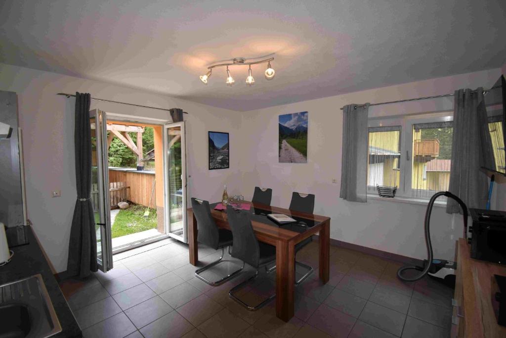 Televízia a/alebo spoločenská miestnosť v ubytovaní Ferienwohnung Collie