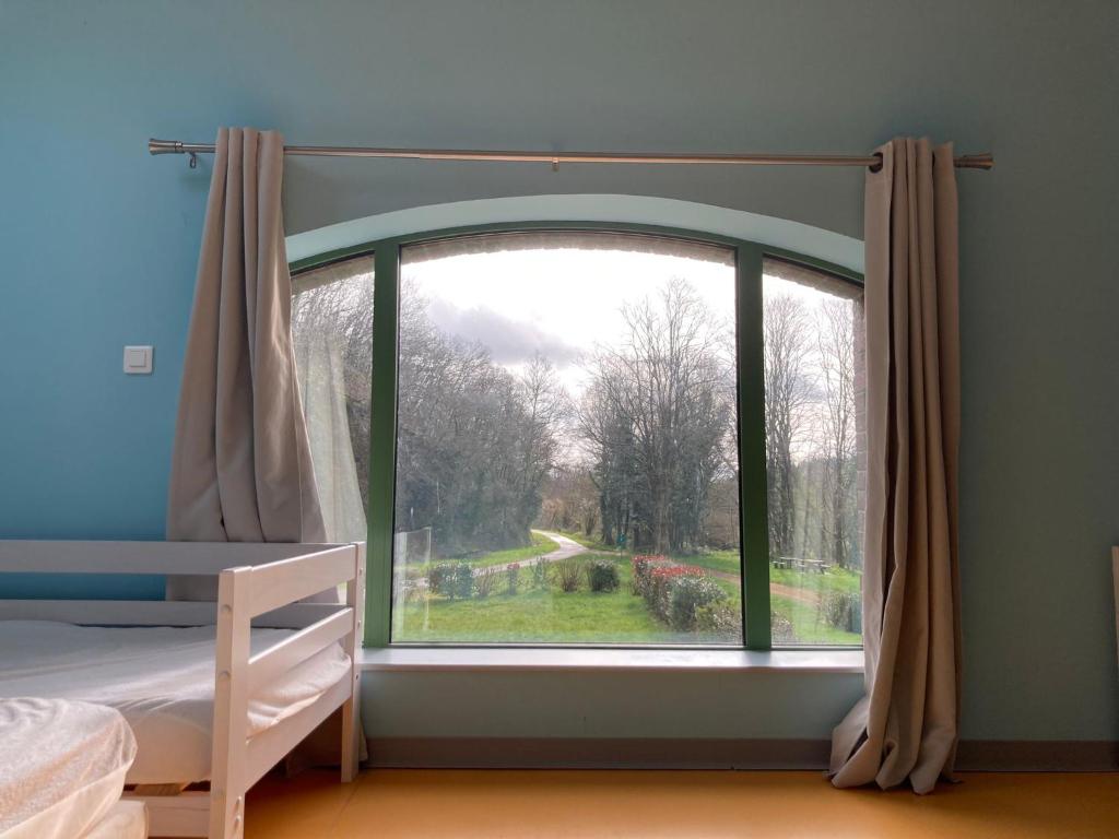 Ostal Scrignac - Gîte d'étape de la Gare - Familiekamer Met Uitzicht Op De Tuin