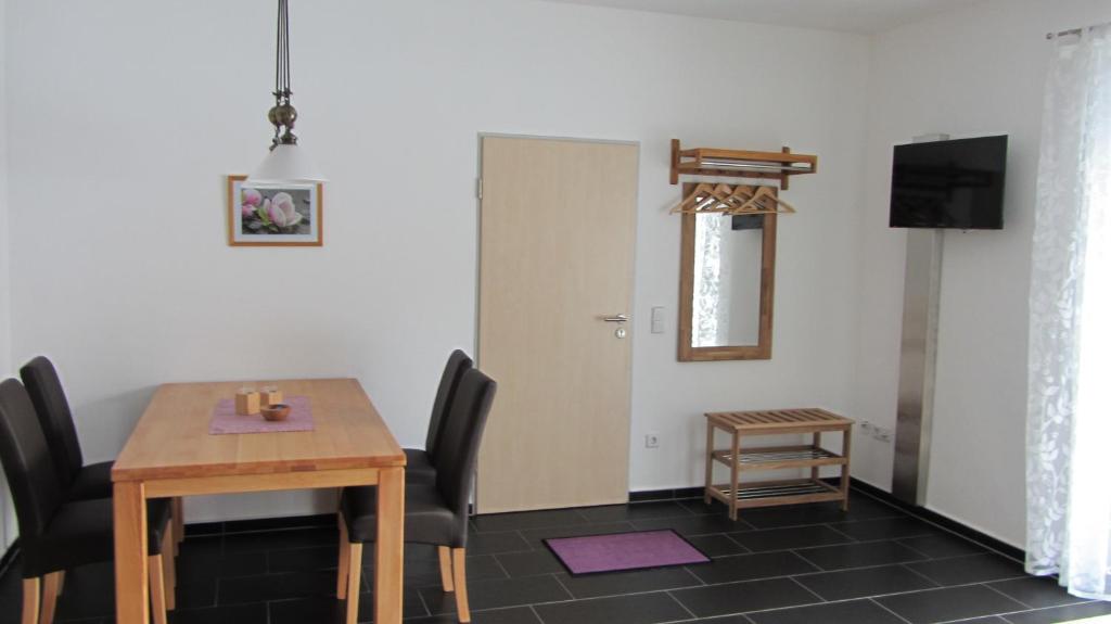 Ferienwohnung Am Alten Forsthaus Neuenbau - Apartamento De Una Habitación