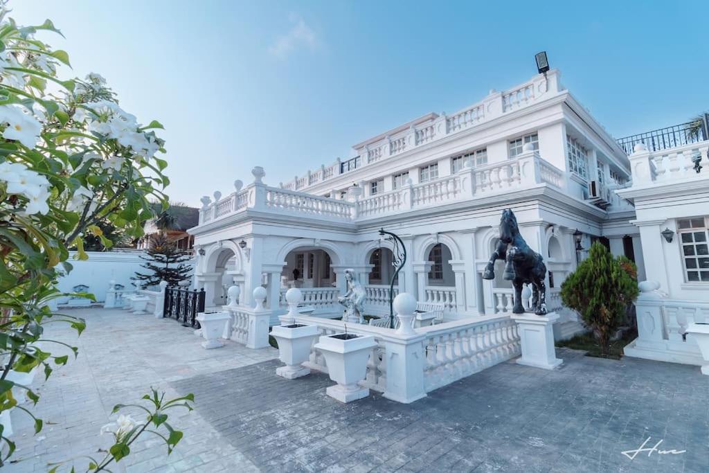 Το κτήριο όπου στεγάζεται  η παραθεριστική κατοικία