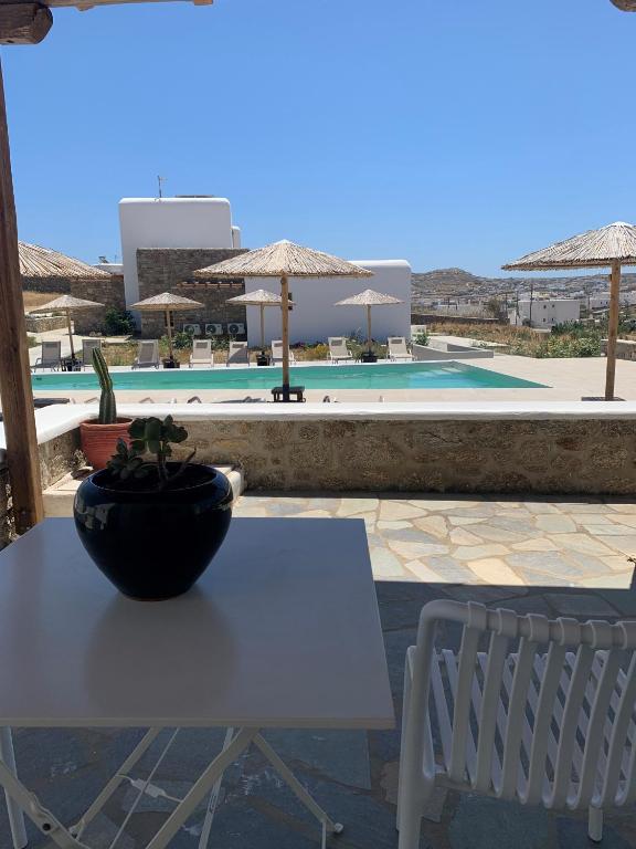 Bazén v ubytování ALIRENE MYKONOS nebo v jeho okolí