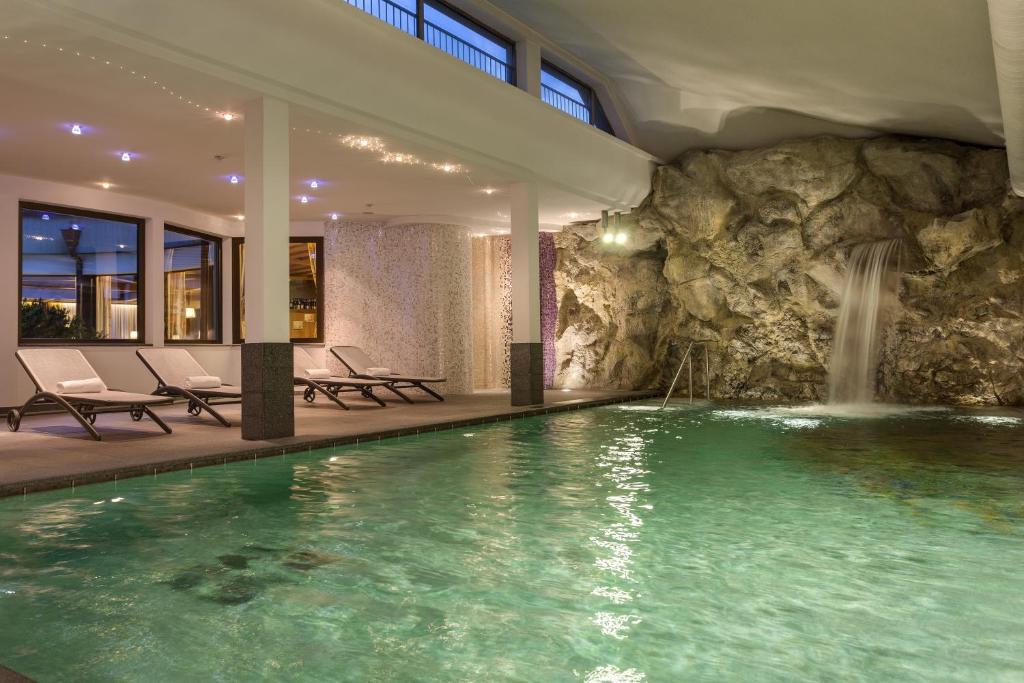 Bazén v ubytování Hotel Antares nebo v jeho okolí