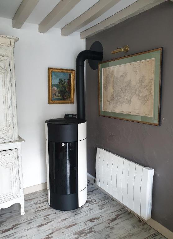 Normandieheritage14 COTTAGE DU MARAIS DDAY OMAHA BEACH - Three-Bedroom House