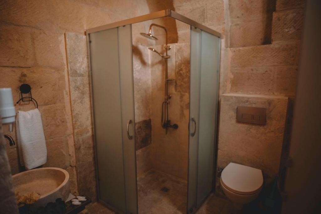 DAPHNE CAVE HOTEL - 9