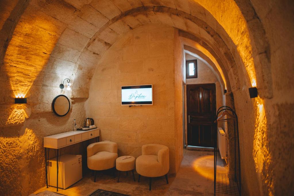 DAPHNE CAVE HOTEL - 12