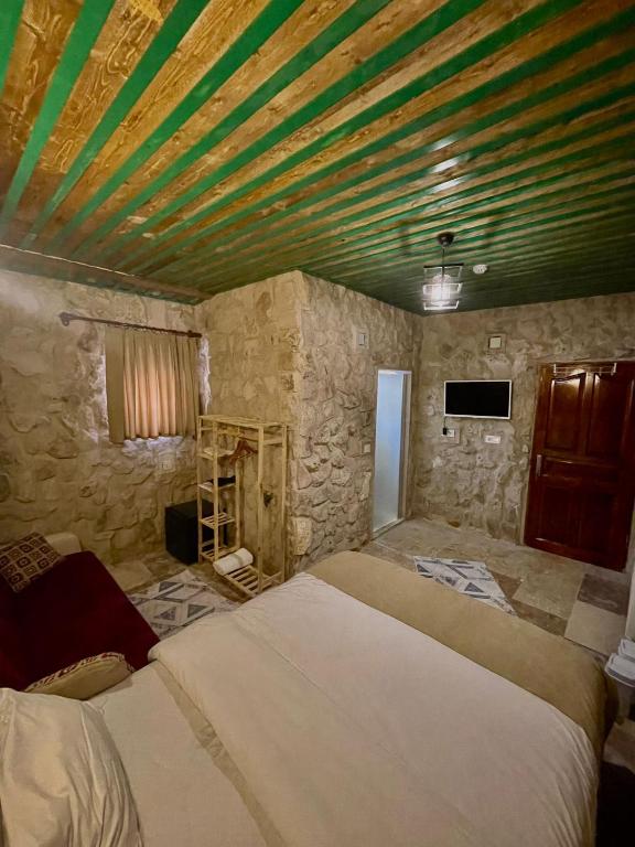 DAPHNE CAVE HOTEL - 17