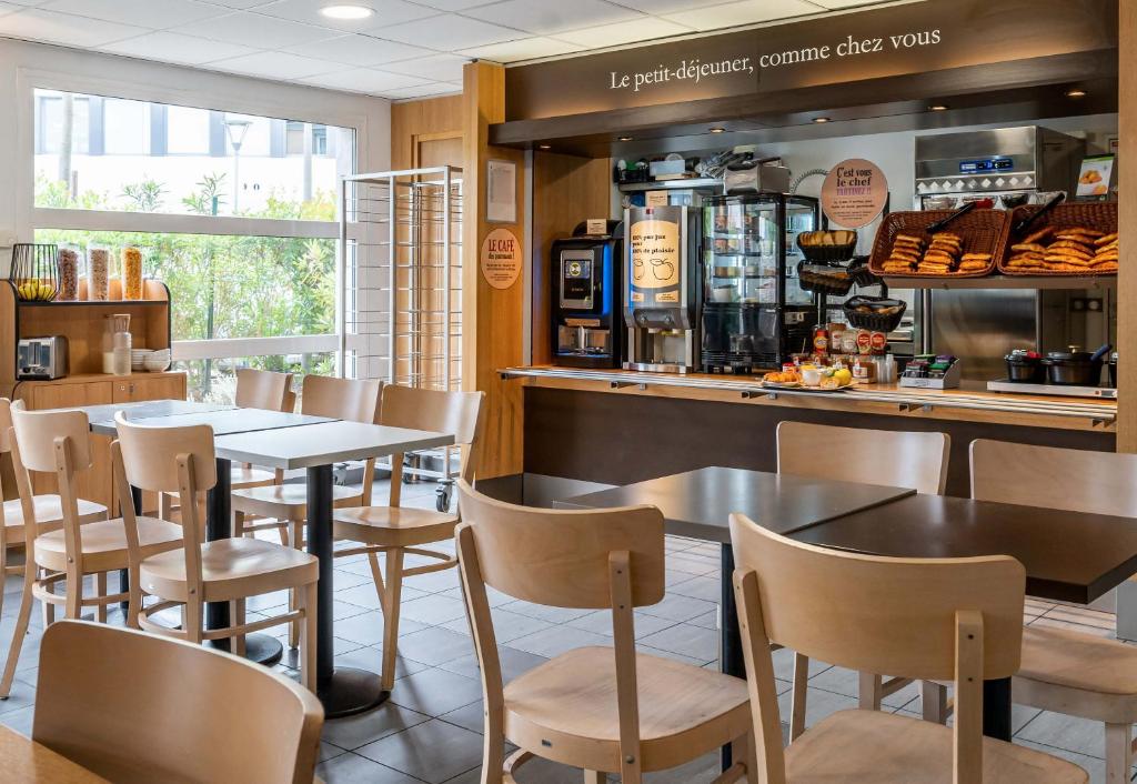 B&B HOTEL Aix-en-Provence Le Tholonet - Resim 10