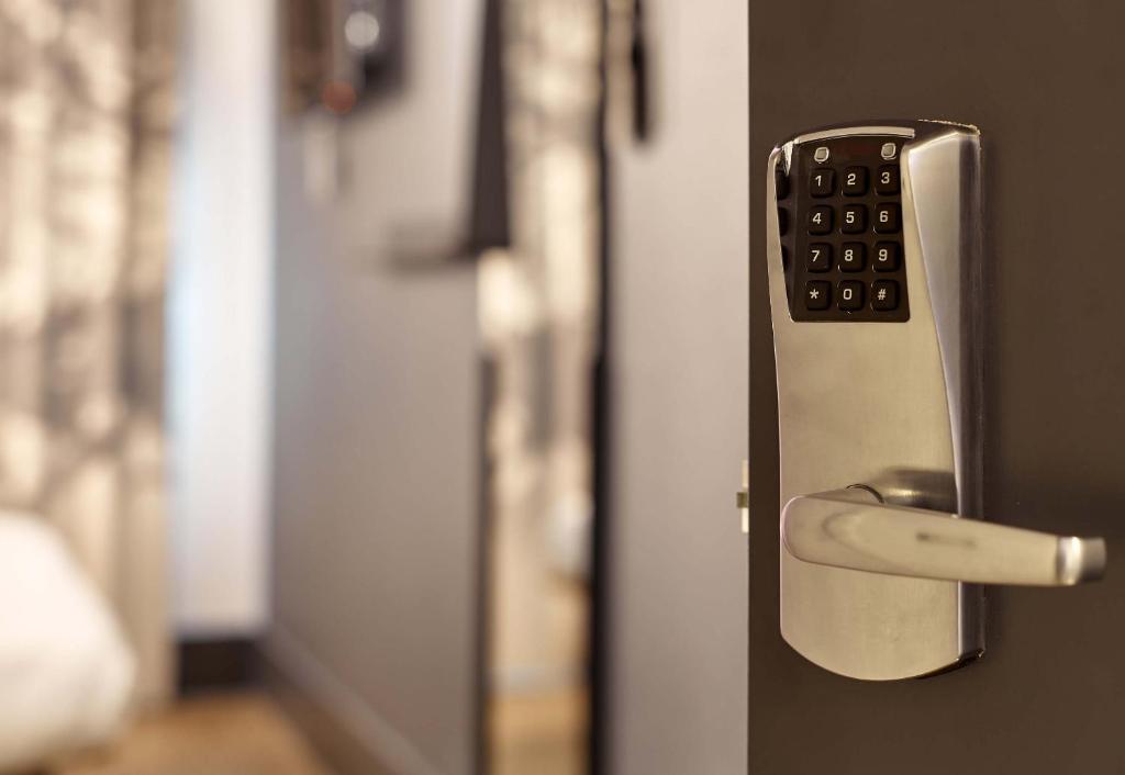 B&B HOTEL Aix-en-Provence Le Tholonet - Resim 18