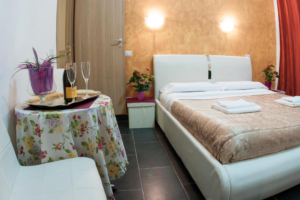 Gio' Suites - Standard Double Room