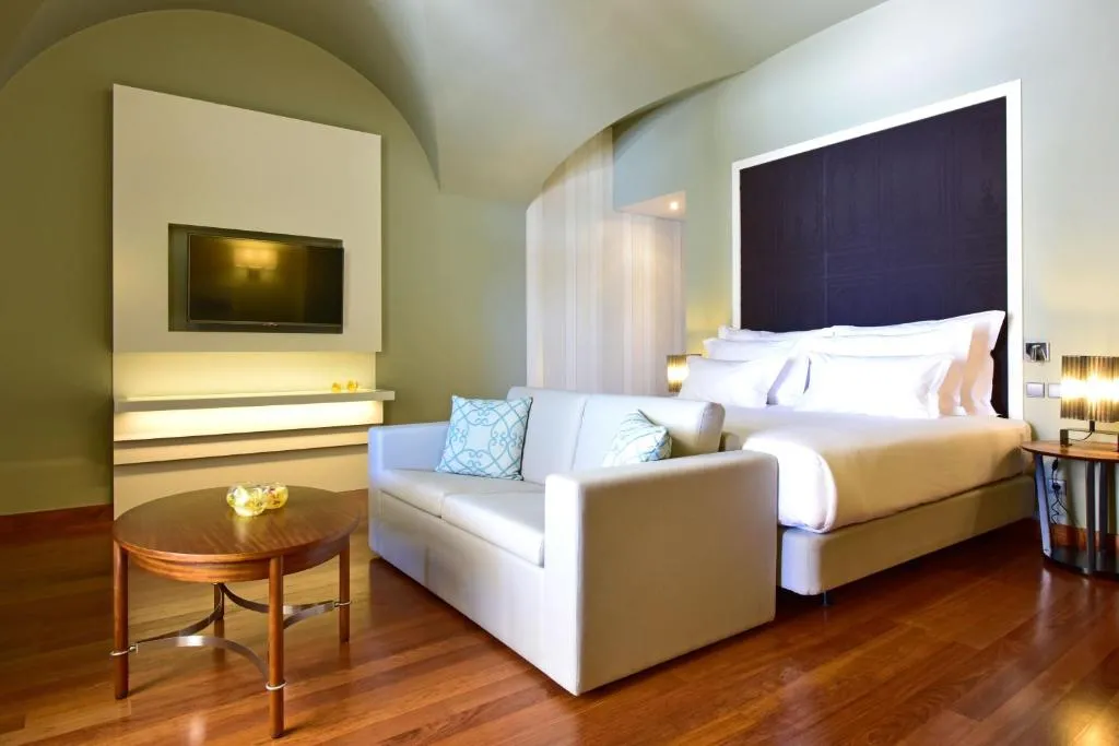 Standard Suite with King Size Bed