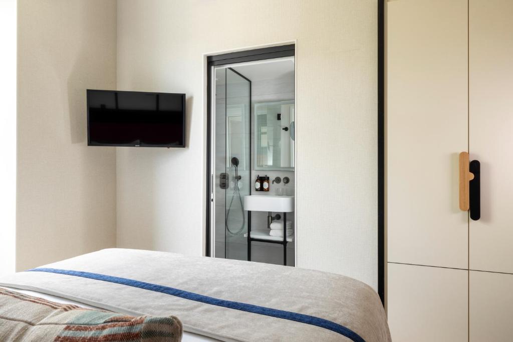 Hôtel Raspail Montparnasse - Resim 23