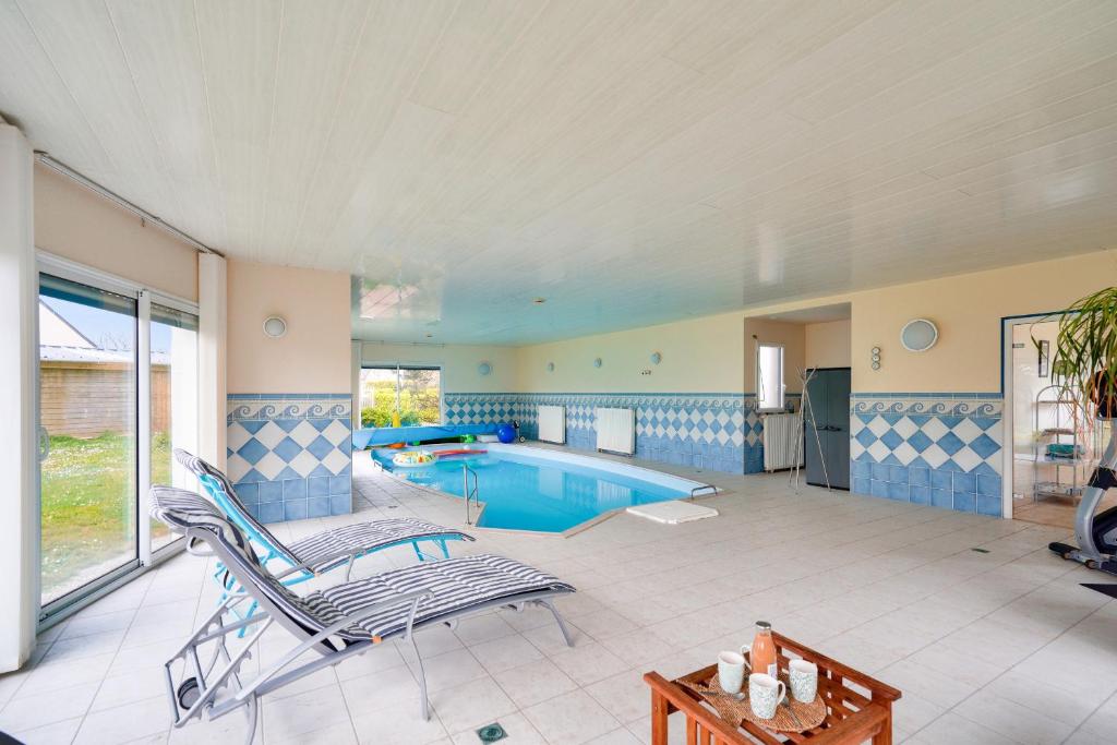 Πισίνα στο ή κοντά στο Piscine couverte - sauna - Maison pour 9 à Loctudy