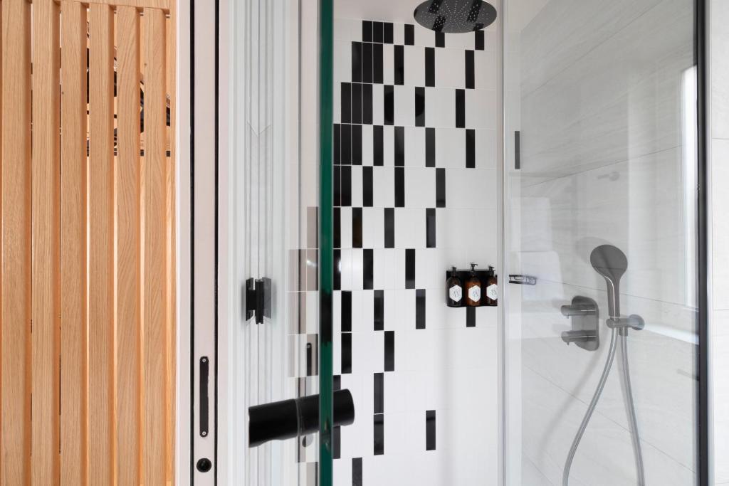 Hôtel Raspail Montparnasse - Resim 29