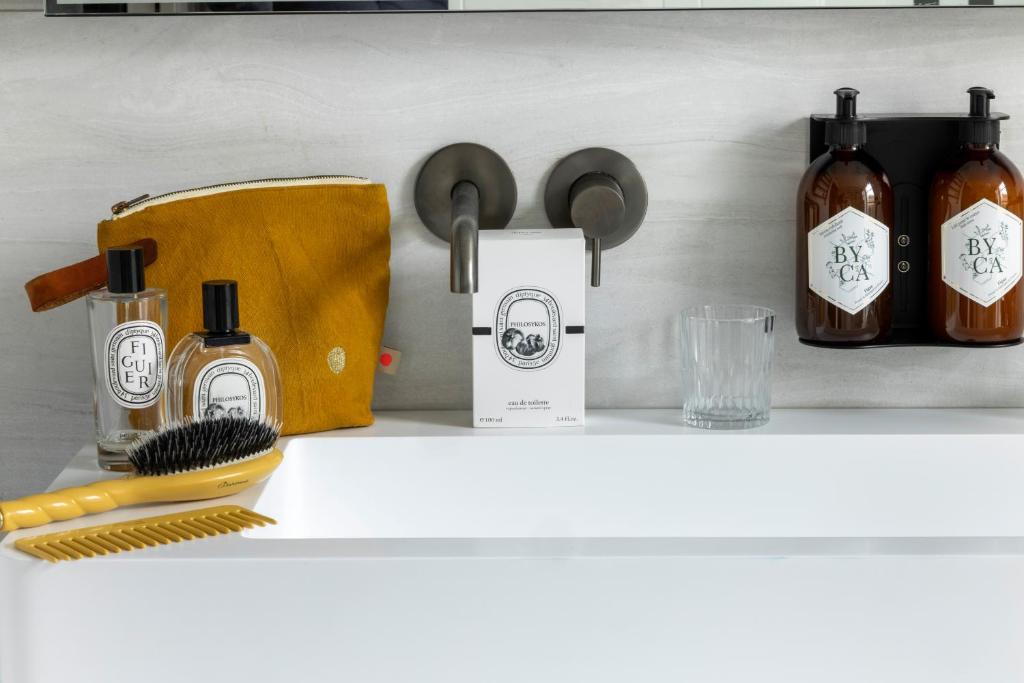 Hôtel Raspail Montparnasse - Resim 32