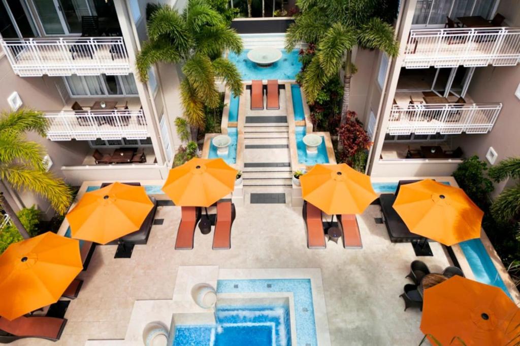 Swimmingpoolen hos eller tæt på Chic Hastings Street Apartment