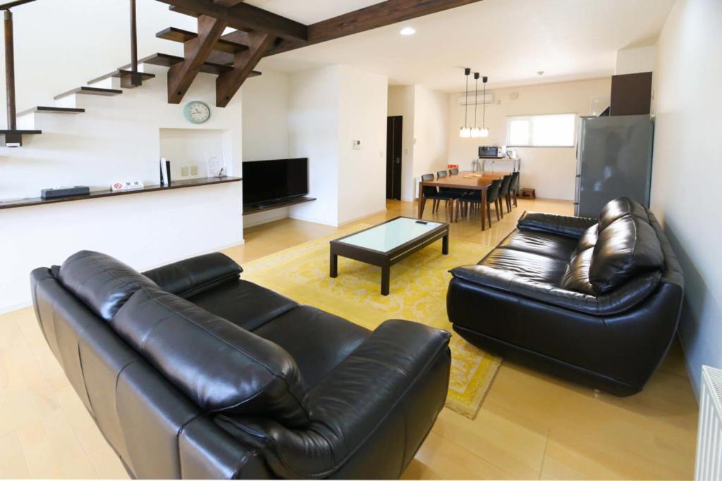 Tsuru Apartments photo