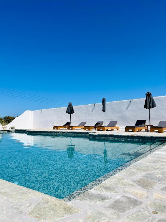 Bazén v ubytování Fikas Hotel nebo v jeho okolí