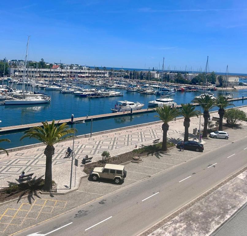Spectacular Lagos Marina view apt on promenade