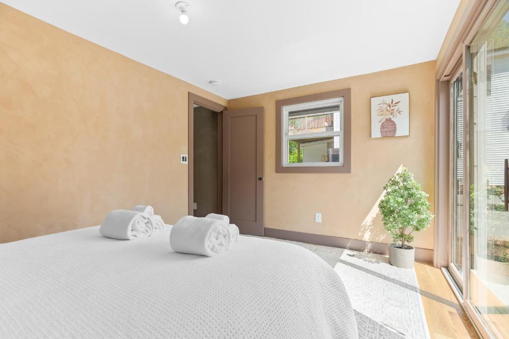 Postel nebo postele na pokoji v ubytování Bronze Suite