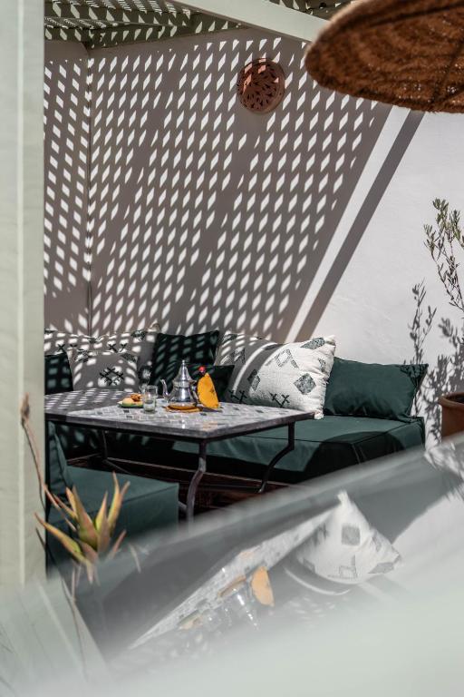 Posezení v ubytování Riad Petite Rêverie