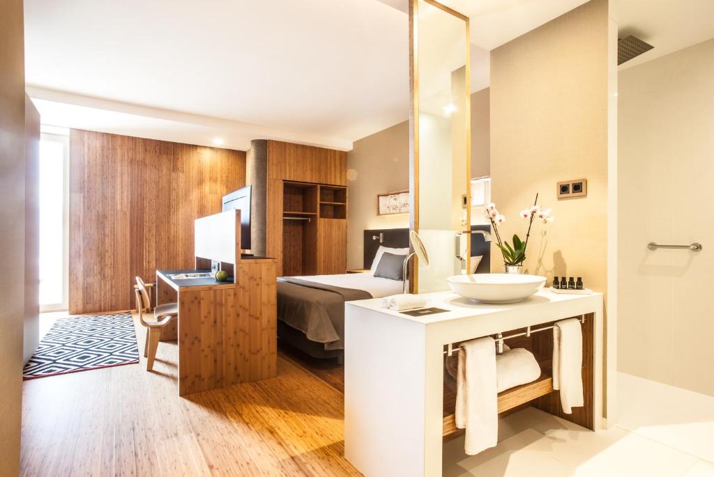 
Deluxe Double Room with Extra Bed
