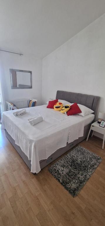 Posteľ alebo postele v izbe v ubytovaní APARTMENTS ANICA 2