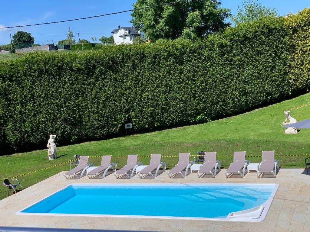 Bazén v ubytování Hotel Barreiro nebo v jeho okolí