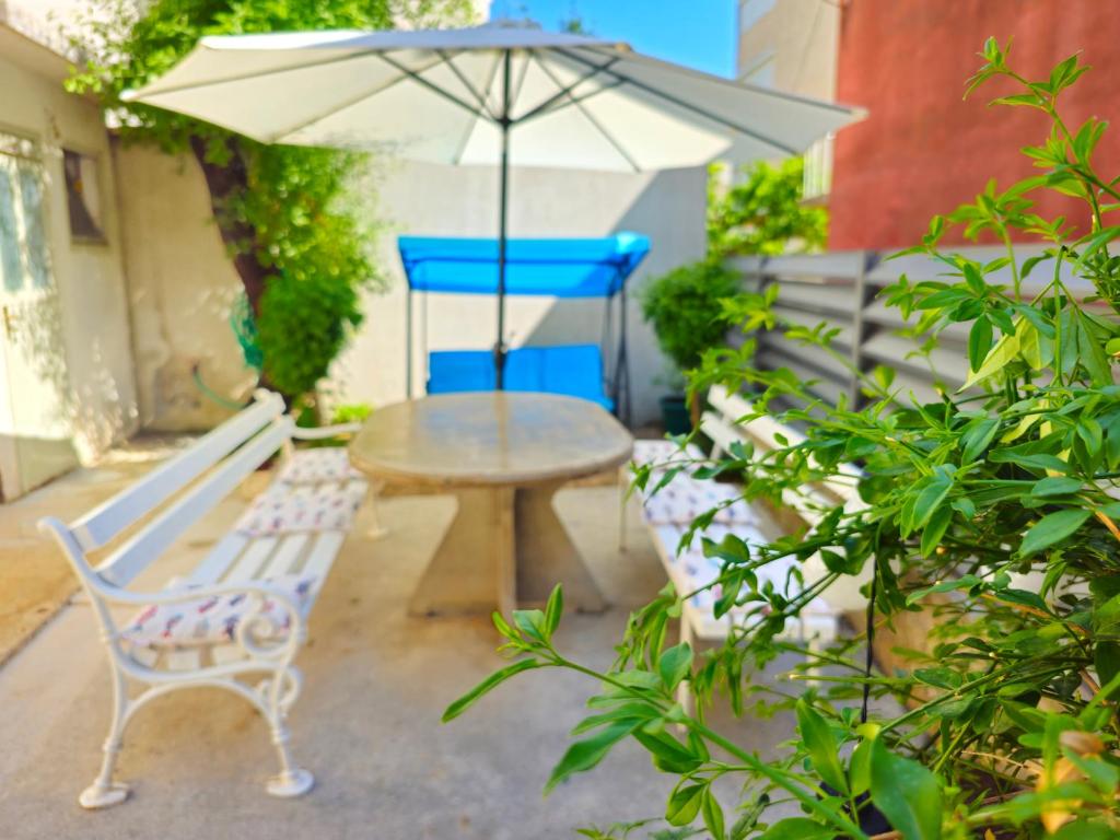 Patio alebo iná vonkajšia časť ubytovania Apartman Moga Dida