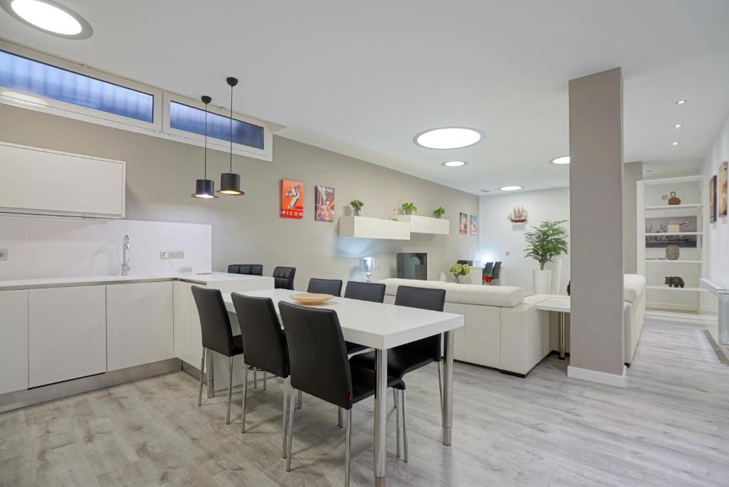 Kuchyňa alebo kuchynka v ubytovaní Apartamento Lagun Concha Beach