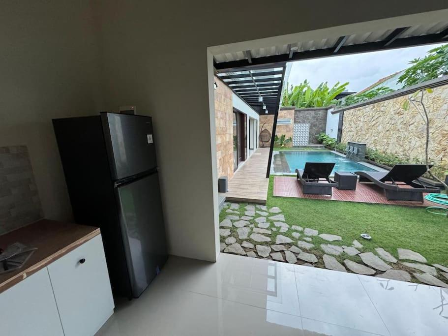 Kebun di luar Villa Medea Banyuwangi