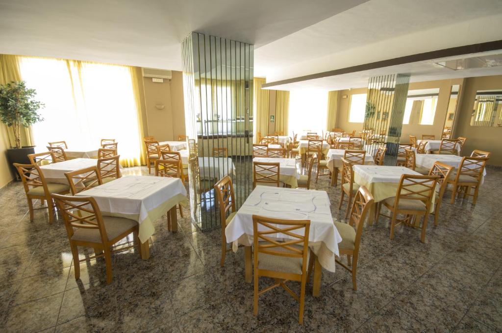 azuLine Hotel Mediterráneo, Santa Eularia des Riu ...