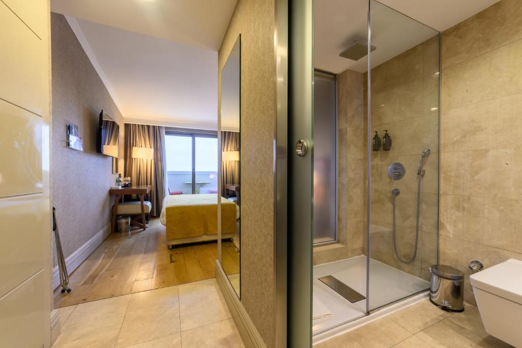 Ramada Istanbul Grand Bazaar - Double Or Twin Room With Balcony