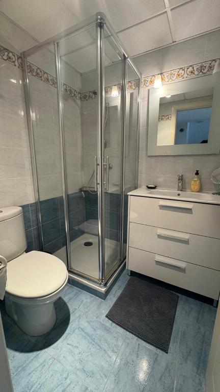 Kúpeľňa v ubytovaní Penthouse in Albir with Sea Views, 100m from Beach