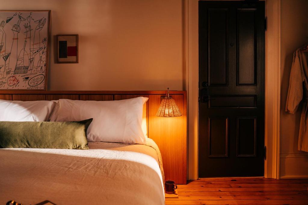 Somewhere Inn Collingwood Boutique Hotel photo