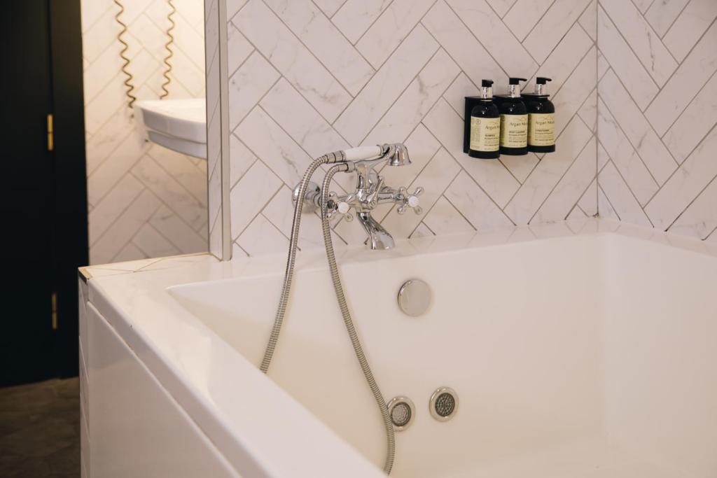 H La Paloma Boutique - Resim 15