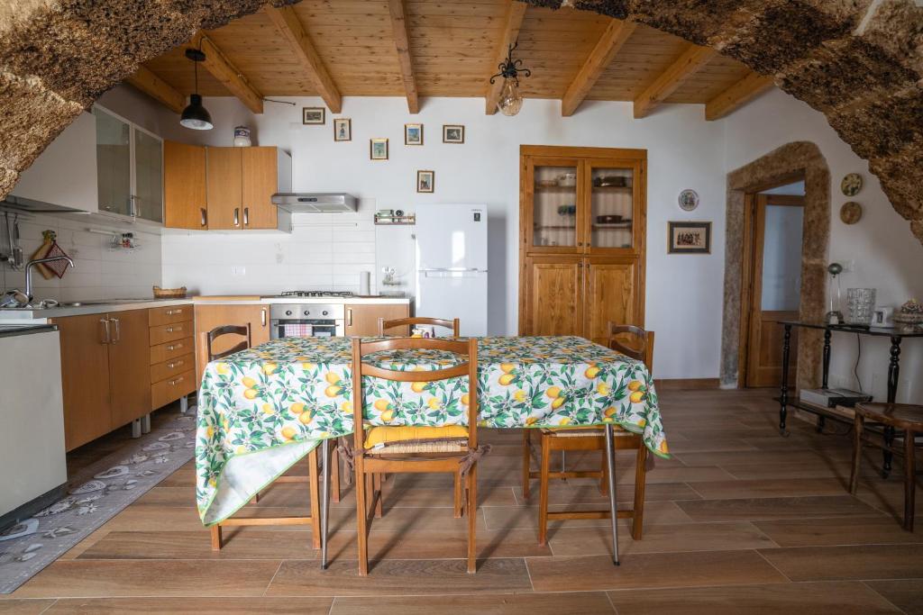 Kuchyň nebo kuchyňský kout v ubytování Home at Calascio