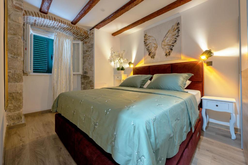 Bernard Deluxe Renovated Peaceful Old Town Gem