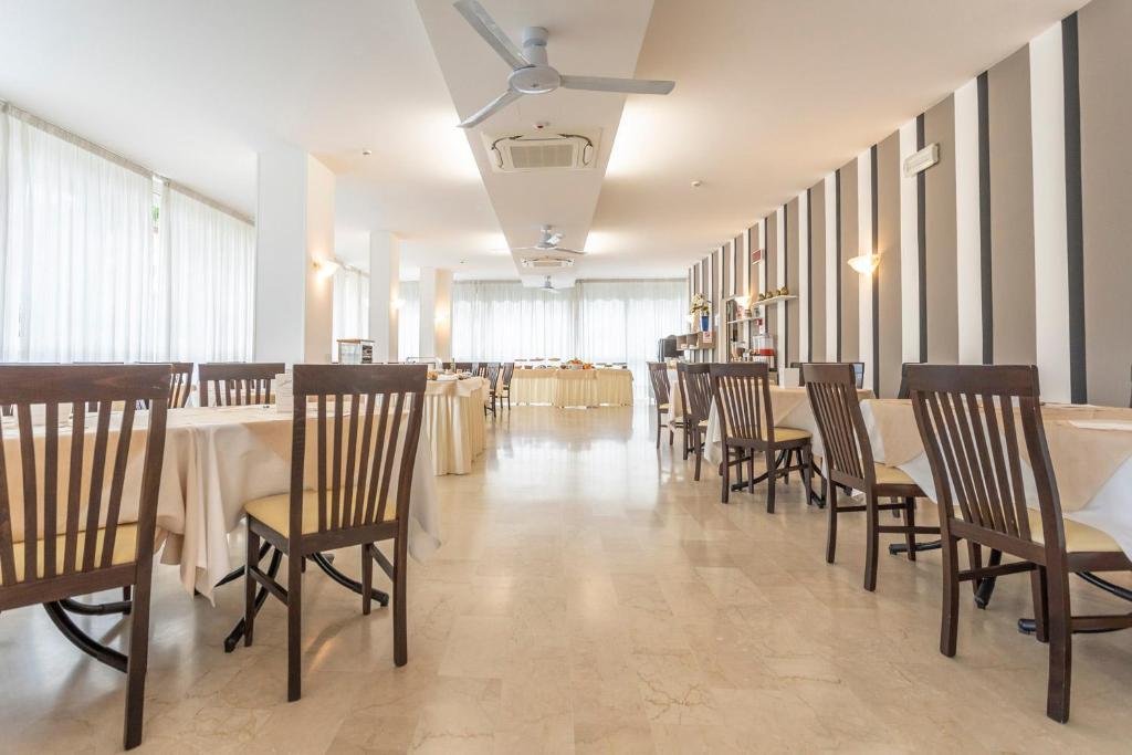 Restaurace v ubytování Hotel Cormoran Riccione