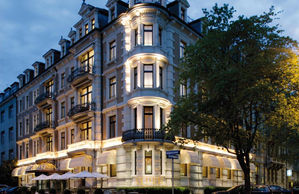 Alden Splügenschloss Zürich
- Leonardo Limited Edition, Februar 2025