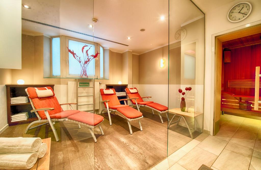 Posezení v ubytování Leonardo Hotel Muenchen City West