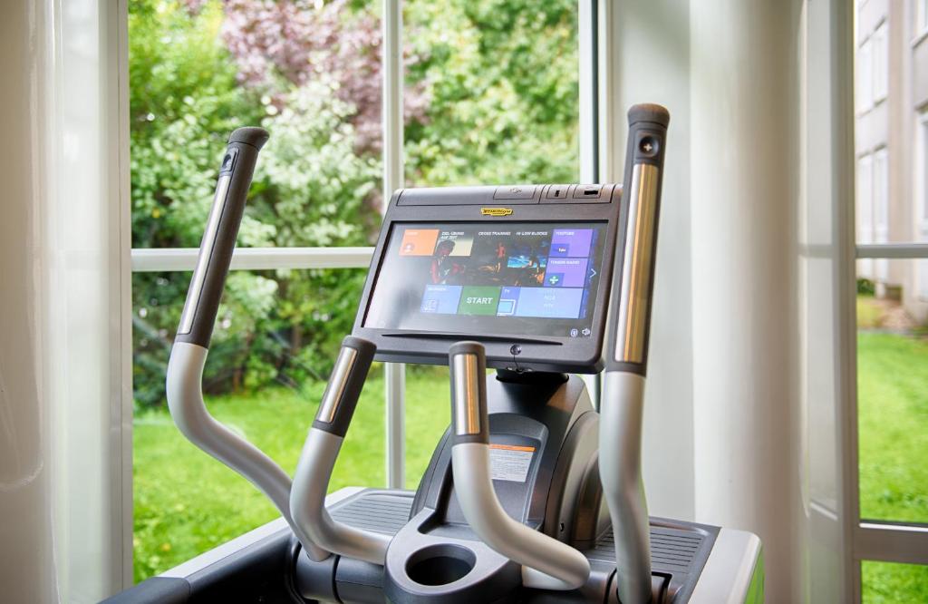 Fitness centrum a/nebo fitness zařízení v ubytování Leonardo Hotel Aachen