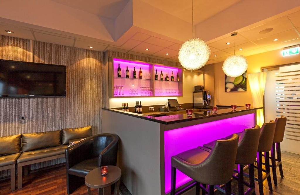 Lounge nebo bar v ubytování Leonardo Hotel Nürnberg