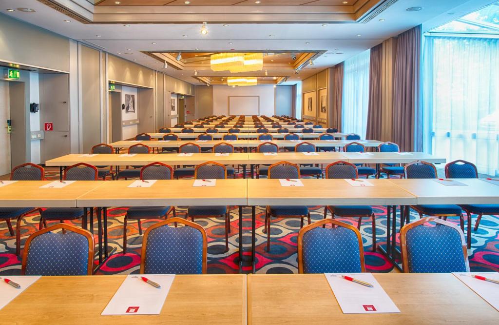 Restaurace v ubytování Leonardo Hotel Karlsruhe