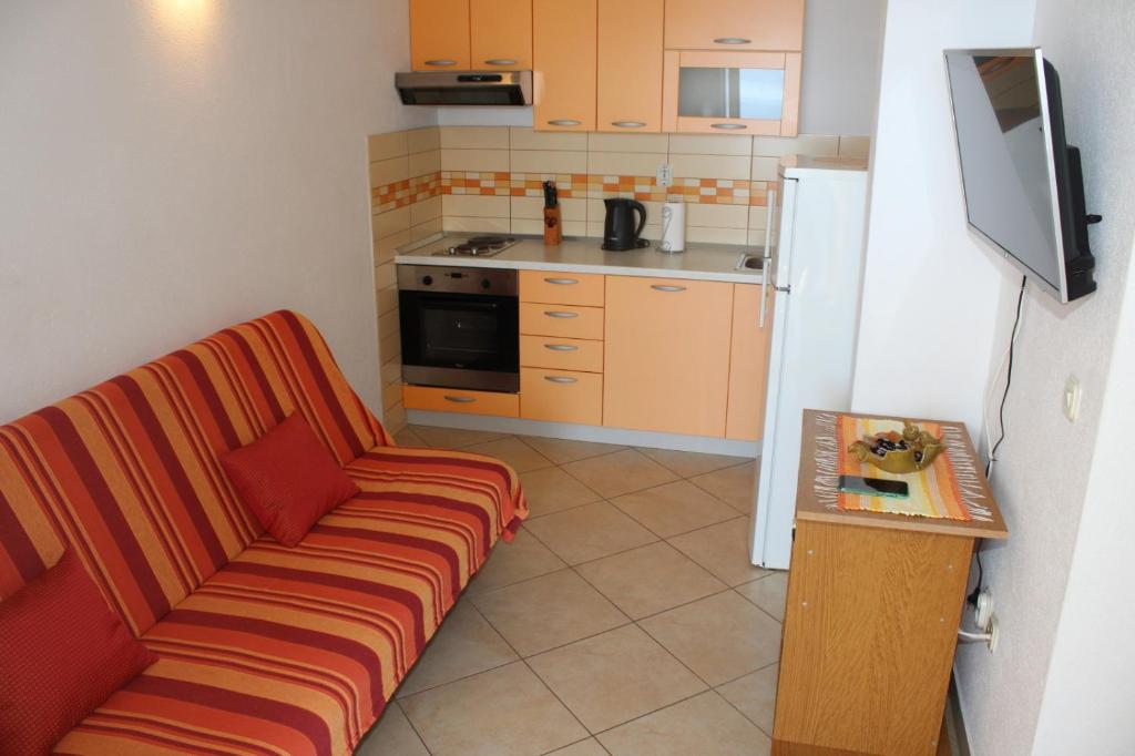 Fotografia z galérie ubytovania Apartment in Duce with sea view, balcony, air conditioning, W-LAN 5067-4 v destinácii Duće
