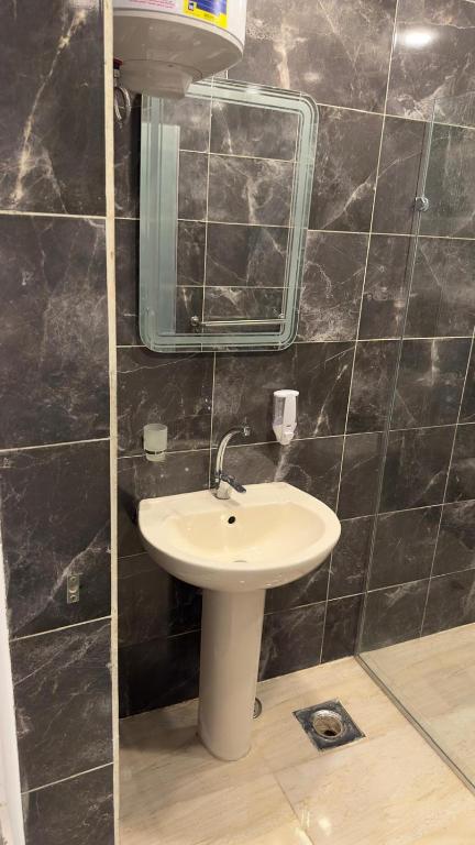 garden pyramid view - 6