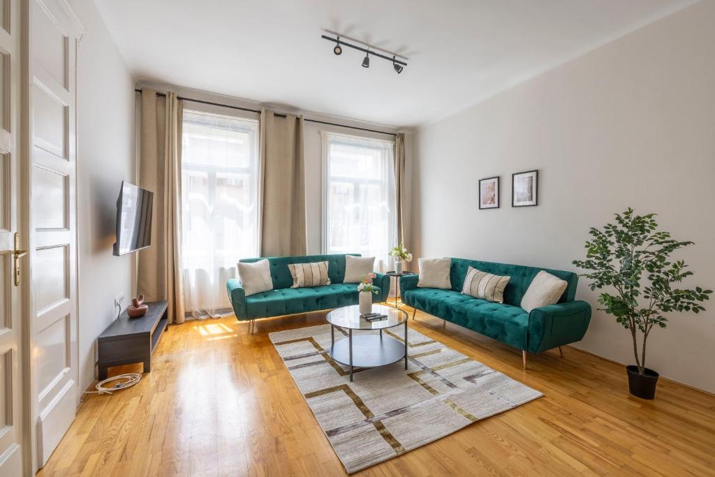 Stylish & Cozy City Center Apartment by Prestige Homes 1072 Budapest, Klauzál utca 31 kép - 1