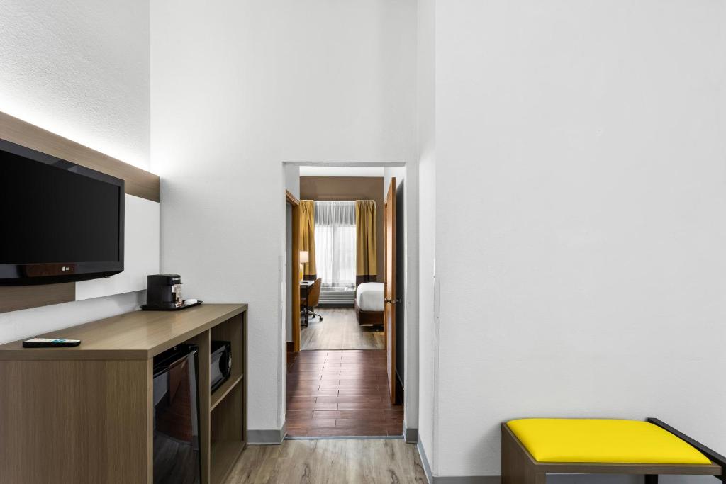 Comfort Inn & Suites Kenosha-Pleasant Prairie - Suite King - Accesible/No Fumadores