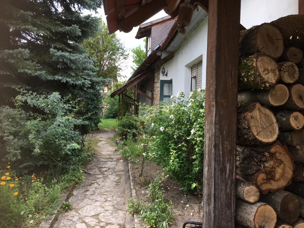 Nyitva Apartman 8230 Balatonfüred, 5 Fürdő utca kép - 1