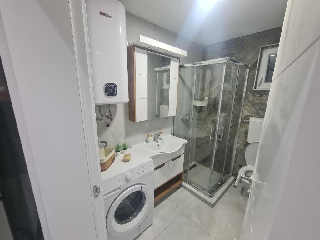 Koupelna v ubytování Marash apartman - stan na dan